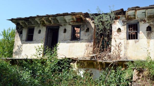 An abandoned house in a Garhwal village (HT FIL) An abandoned house in a Garhwal village (HT FIL)