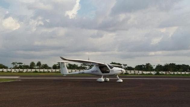Glider being used for "Akash Darshnam"( aerial tourism) in Deoghar (HT Photo) Glider being used for "Akash Darshnam"( aerial tourism) in Deoghar (HT Photo)
