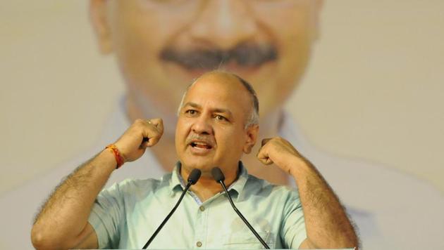 Deputy chief minister Manish Sisodia announced For students from families with income of more than Rs2.5 lakh but not exceeding Rs6 lakh per annum, the government will grant 25% fee-waiver.(Burhaan Kinu/HT Photo)
