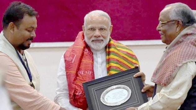 Prime Minister Narendra Modi felicitated descendants of Paika warriors from Odisha in Bhubaneswar on April 16. (PTI Photo) Prime Minister Narendra Modi felicitated descendants of Paika warriors from Odisha in Bhubaneswar on April 16. (PTI Photo)
