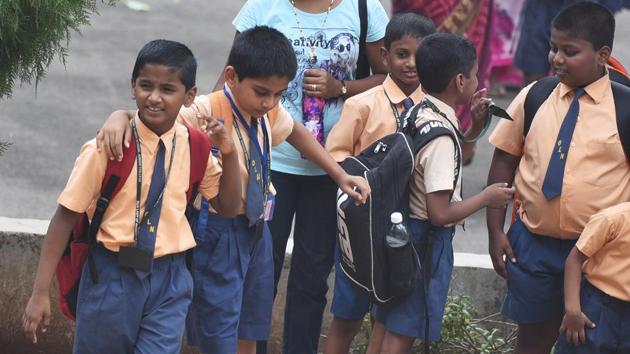 Telangana govt caps weight of school bags for students from primary to ...