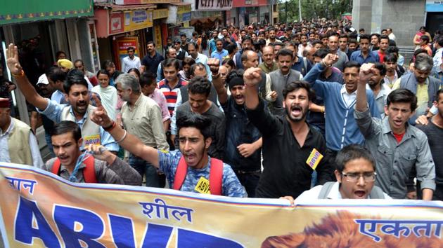 Suraj Singh’s death sparked protests across the state as Akhil Bharatiya Vidyarthi Parishad (ABVP) members took out a rally in central Shimla on Eednesday. (Deepak Sansta/HT Photo) Suraj Singh’s death sparked protests across the state as Akhil Bharatiya Vidyarthi Parishad (ABVP) members took out a rally in central Shimla on Eednesday. (Deepak Sansta/HT Photo)