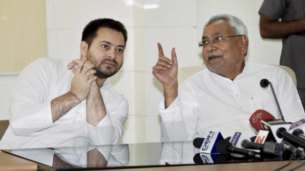 A file photo of Bihar chief minister Nitish Kumar with his deputy Tejashwi Yadav in Patna.(PTI)