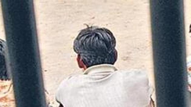 Thirty-two prisoners were allegedly shifted in a hasty manner in order to avoid any disclosure to the inquiry officer. (HT Representative Photo) Thirty-two prisoners were allegedly shifted in a hasty manner in order to avoid any disclosure to the inquiry officer. (HT Representative Photo)