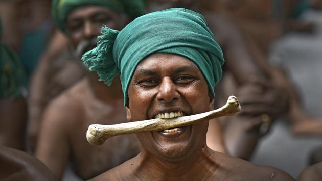 Tamil farmers during their protest for loan waiver and drought-relief package, at Jantar Mantar. (Ravi Choudhary/HT PHOTO) Tamil farmers during their protest for loan waiver and drought-relief package, at Jantar Mantar. (Ravi Choudhary/HT PHOTO)
