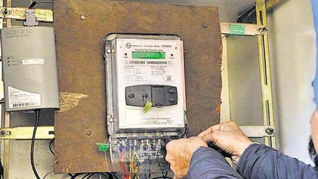 The scam came to light in July 2016, when an email by an assistant engineer in the information technology department of the PSPCL to the SE pointed out that metre reading of 20 consumers had been reversed.(HT Representative Image)