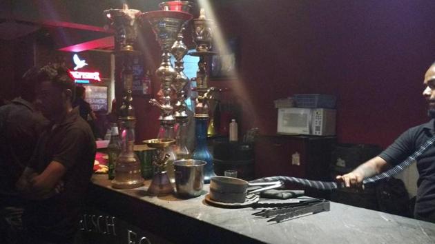 The FSDA has made it clear that it will target lounges for violation of COTPA.(HT File Photo)