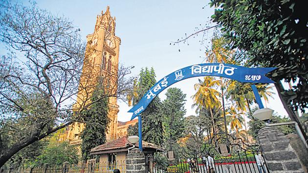 Even with new central assessment process (CAP) centres being set up across the city, MU’s teachers are still finding it difficult to finish assessment work.(HT File Photo)