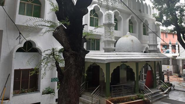 Tofkhana Masjid at Shivaji Nagar was a secret hideout for the Peshwas to store cannons. (Pratham Gokhale/HT PHOTO) Tofkhana Masjid at Shivaji Nagar was a secret hideout for the Peshwas to store cannons. (Pratham Gokhale/HT PHOTO)