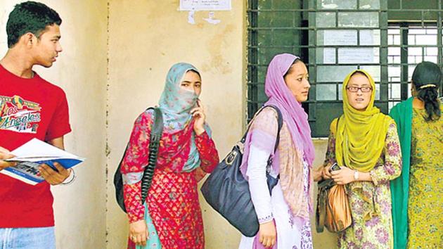 A Muslim woman has dropped her plan to join a teacher training course at an institute in neighbouring Malappuram district after the institution told her that she could not attend classes wearing ‘Purdah’.((HT file photo/For representative purpose only) A Muslim woman has dropped her plan to join a teacher training course at an institute in neighbouring Malappuram district after the institution told her that she could not attend classes wearing ‘Purdah’.((HT file photo/For representative purpose only)
