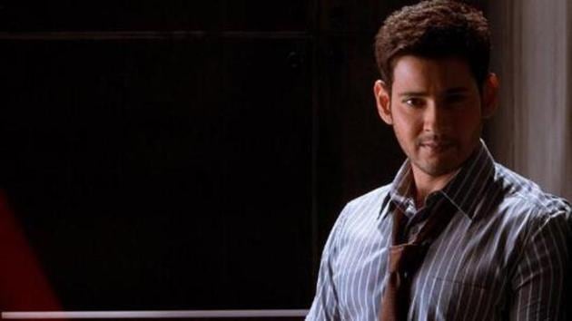 Spyder stars Mahesh Babu as an intelligence officer. Spyder stars Mahesh Babu as an intelligence officer.