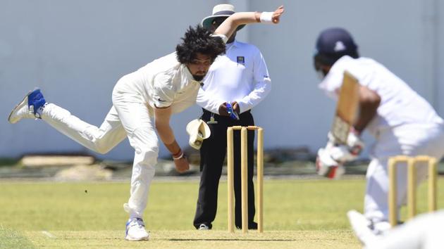 Ishant Sharma (L) delivers a ball during the first day of the two-day warm-up match between Sri Lanka Board President's XI and India. (AFP) Ishant Sharma (L) delivers a ball during the first day of the two-day warm-up match between Sri Lanka Board President's XI and India. (AFP)