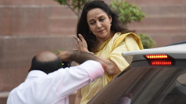 Hema Malini arrives during the Vote for the 14th President of India at Parliament house in New Delhi, India. (Raj K Raj / HT Photo) Hema Malini arrives during the Vote for the 14th President of India at Parliament house in New Delhi, India. (Raj K Raj / HT Photo)