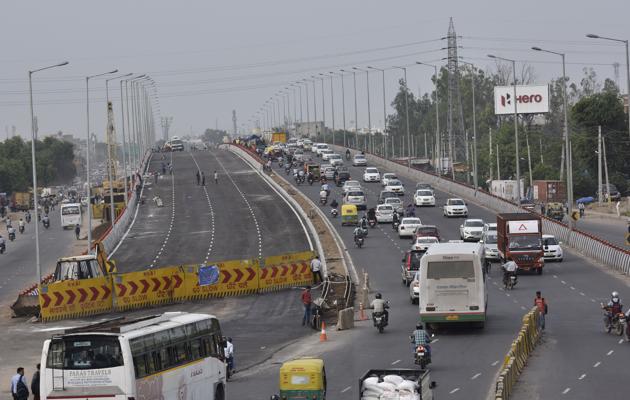 The Hero Honda Chowk flyover will be inaugurated by Haryana chief minister Manohar Lal Khattar (Sanjeev Verma/HT PHOTO) The Hero Honda Chowk flyover will be inaugurated by Haryana chief minister Manohar Lal Khattar (Sanjeev Verma/HT PHOTO)