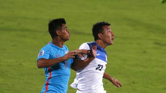 Eugeneson Lyngdoh (L) along with Anas Edathodika were the costliest players in the ISL 2017 draft.(AP)