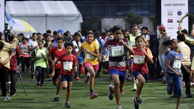 Children running at Bandra-Kurla Complex on Sunday.(Satish Bate/HT) Children running at Bandra-Kurla Complex on Sunday.(Satish Bate/HT)
