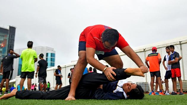 Relax, after the run. (Shashi S Kashyap/HT PHOTO/HT PHOTO) 