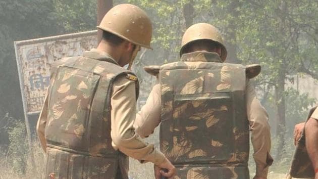 The report titled Performance Audit of Modernistation and Strengthening of Police Forces, states, “As per the 1995 instructions of the MHA, the point-303 rifles had become obsolete by 1995 itself and required replacement by modern weapons.” (Shankar Shukla/HT File Photo) The report titled Performance Audit of Modernistation and Strengthening of Police Forces, states, “As per the 1995 instructions of the MHA, the point-303 rifles had become obsolete by 1995 itself and required replacement by modern weapons.” (Shankar Shukla/HT File Photo)