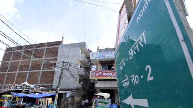 There are 82 villages in Noida. The city is developed on 20,000 hectares acquired from farmers of these villages. (Sunil Ghosh/HT Photo)