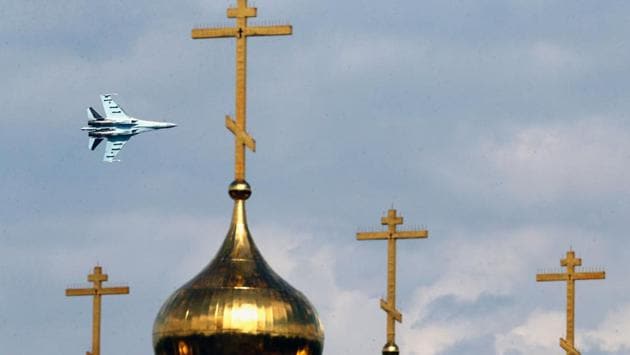 A Russian SU-27 fighter performs during an exhibition flight at the annual air show MAKS 2017 in Zhukovsky, some 40kms outside Moscow. (Maxim ZMEYEV / AFP) A Russian SU-27 fighter performs during an exhibition flight at the annual air show MAKS 2017 in Zhukovsky, some 40kms outside Moscow. (Maxim ZMEYEV / AFP)