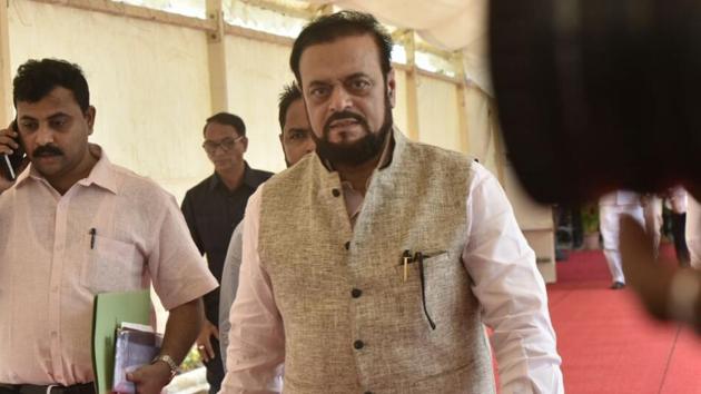 SP’s Abu Azmi at the Vidhan Bhavan. (anshuman poyrekar/ht photo) SP’s Abu Azmi at the Vidhan Bhavan. (anshuman poyrekar/ht photo)