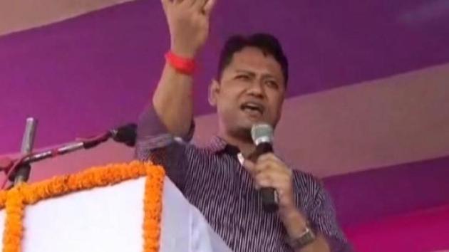 Kanwal Tanuj, the district magistrate of Bihar’s Aurangabad, addresses a public gathering in Jamhore village. (Videograb) Kanwal Tanuj, the district magistrate of Bihar’s Aurangabad, addresses a public gathering in Jamhore village. (Videograb)