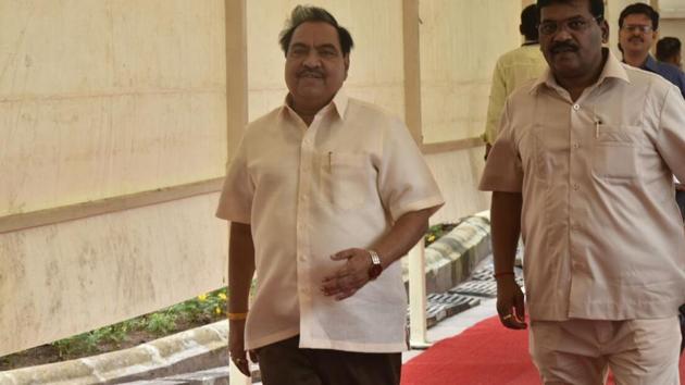 Senior BJP leader Eknath Khadse’s future may get decided in these two weeks. (anshuman poyrekar/ht photo) Senior BJP leader Eknath Khadse’s future may get decided in these two weeks. (anshuman poyrekar/ht photo)