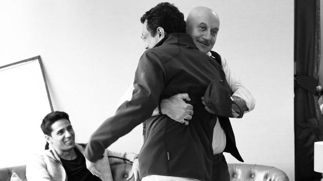 Anupam Kher meets Neeraj Pandey as Sidharth Malhotra smiles on the sets of Aiyaary. (Twitter) Anupam Kher meets Neeraj Pandey as Sidharth Malhotra smiles on the sets of Aiyaary. (Twitter)