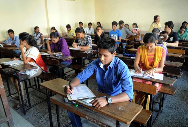 To increase your chances of success select a subject for graduation that not only enables you to score high marks in the UPSC exam but which can also provide alternative career options in case you fail to crack it (Hindustan Times) To increase your chances of success select a subject for graduation that not only enables you to score high marks in the UPSC exam but which can also provide alternative career options in case you fail to crack it (Hindustan Times)