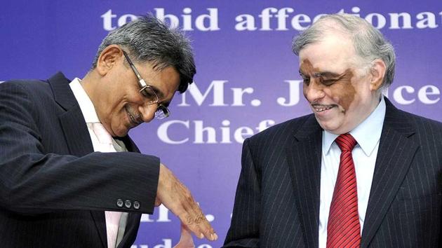 Justice R.M.Lodha (L) has criticised the BCCI for not implementing reforms in a timely manner.(HT Photo) Justice R.M.Lodha (L) has criticised the BCCI for not implementing reforms in a timely manner.(HT Photo)