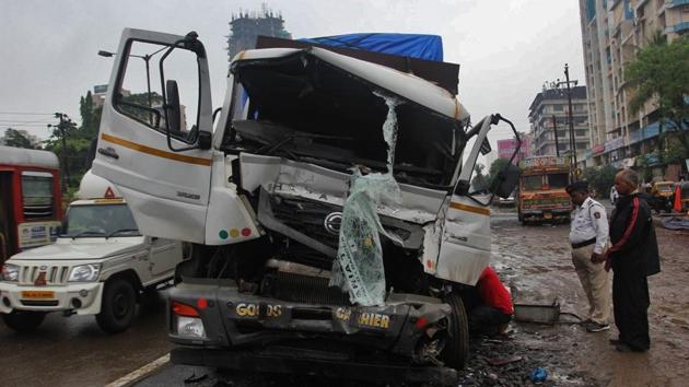 The scene of a truck accident in Thane. The new bill proposes ten-fold increase in compensation for families of accident victims. (HT Photo / Representational) The scene of a truck accident in Thane. The new bill proposes ten-fold increase in compensation for families of accident victims. (HT Photo / Representational)
