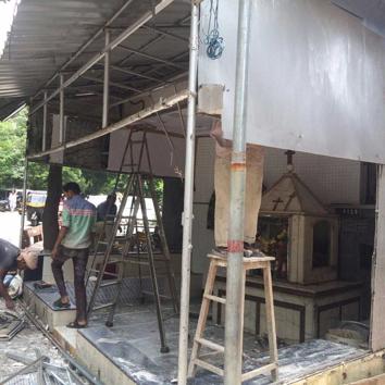 The shed being removed. (HT) The shed being removed. (HT)