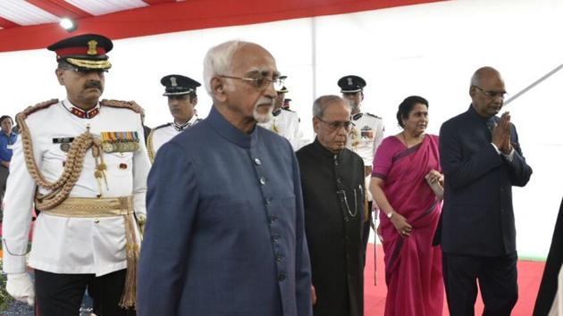 Vice-president Hamid Ansari, Prime Minister Narendra Modi, Lok Sabha speaker Sumitra Mahajan, Union ministers, governors, chief ministers, ambassadors and other diplomats, MPs and senior civil and military officers were among those present. (Mohd Zakir / HT Photo) Vice-president Hamid Ansari, Prime Minister Narendra Modi, Lok Sabha speaker Sumitra Mahajan, Union ministers, governors, chief ministers, ambassadors and other diplomats, MPs and senior civil and military officers were among those present. (Mohd Zakir / HT Photo)