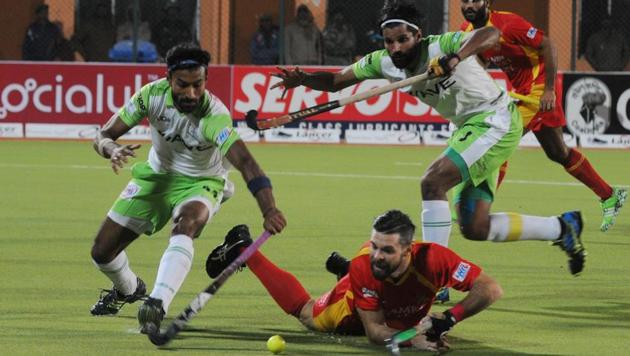 Owners of Delhi Waveriders (in green), Jaypee Punjab Warriors and Ranchi Rays (in red) have expressed their inability to continue in the Hockey India League.(Diwakar Prasad/ Hindustan Times) Owners of Delhi Waveriders (in green), Jaypee Punjab Warriors and Ranchi Rays (in red) have expressed their inability to continue in the Hockey India League.(Diwakar Prasad/ Hindustan Times)