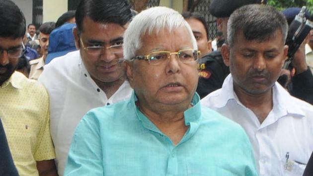 Amid frosty ties with alliance partner JD (U), RJD chief Lalu Prasad is scouting for potential new partners.(HT PHOTO)