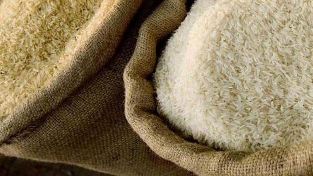 An army officer served a legal notice over the decision to scrap ration for a sum.(HT File Photo) An army officer served a legal notice over the decision to scrap ration for a sum.(HT File Photo)