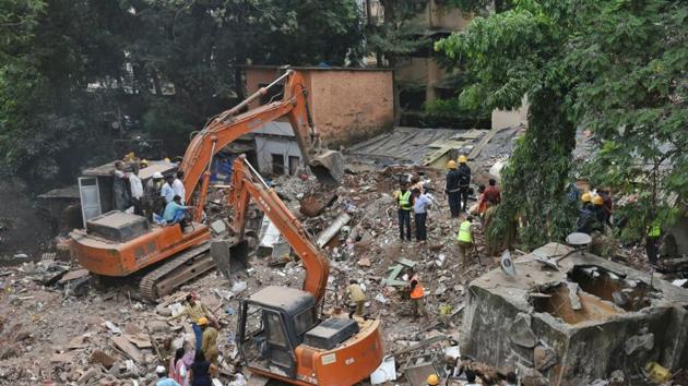 Rescue work on on Wednesday. (SATYABRATA TRIPATHY/HT) Rescue work on on Wednesday. (SATYABRATA TRIPATHY/HT)