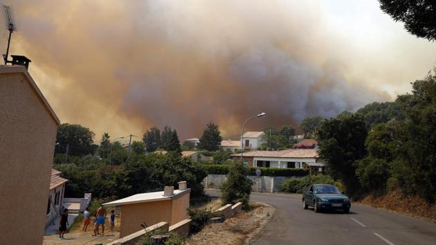 Photos: France forest fire forces evacuation of thousands | Hindustan Times