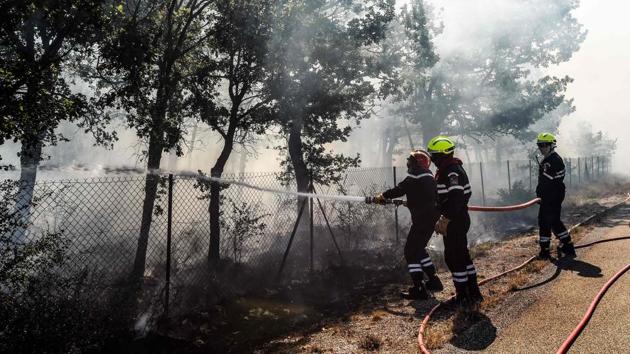 Photos: France forest fire forces evacuation of thousands | Hindustan Times