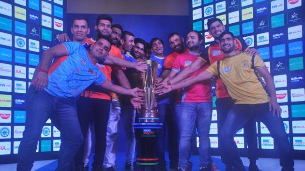 Pro Kabaddi League team captains during the launch of the season 5 on Friday. Telugu Titans will clash with Tamil Thalaivas in season 5 opener (HT Photo) Pro Kabaddi League team captains during the launch of the season 5 on Friday. Telugu Titans will clash with Tamil Thalaivas in season 5 opener (HT Photo)