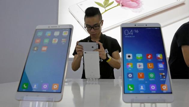 LTE-capable smartphones contributed to 96 per cent of smartphone shipments with Xiaomi, Vivo, Oppo and Gionee being the fastest-growing brands in the country. (Reuters File Photo) LTE-capable smartphones contributed to 96 per cent of smartphone shipments with Xiaomi, Vivo, Oppo and Gionee being the fastest-growing brands in the country. (Reuters File Photo)