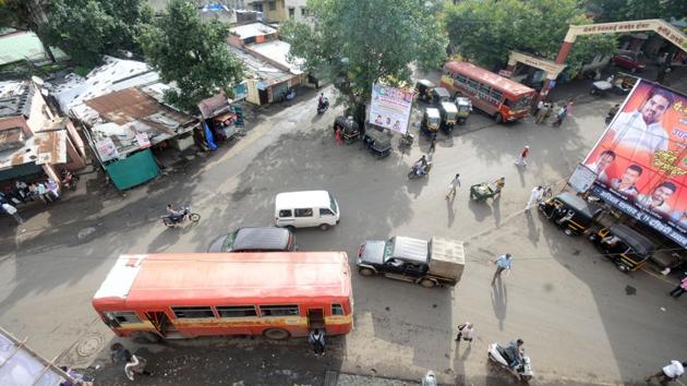 The accident spot near Vadgaon bus stop where Anuradha met with the fatal accident. (HT PHOTO) The accident spot near Vadgaon bus stop where Anuradha met with the fatal accident. (HT PHOTO)