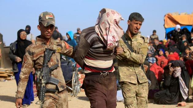 The observers cited by HRW said they had seen a group of Iraqi soldiers who identified themselves as members of the 16th Division lead four naked men down an alleyway, after which they heard multiple gunshots. (REUTERS File Photo) The observers cited by HRW said they had seen a group of Iraqi soldiers who identified themselves as members of the 16th Division lead four naked men down an alleyway, after which they heard multiple gunshots. (REUTERS File Photo)