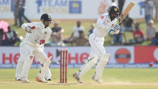 Sri Lankan batsman Upul Tharanga (R) batted really well for his 64 before getting run out. (AFP)