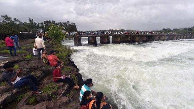 14 thousand cusec water was released from the Khadwasla dam on July 22.(HT PHOTO)
