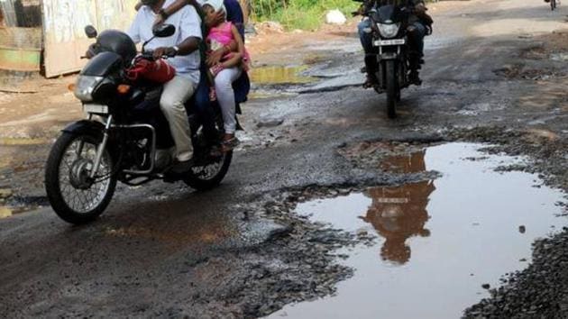 Total length of the road in UP: 2,03,457 km .(HT Photo)