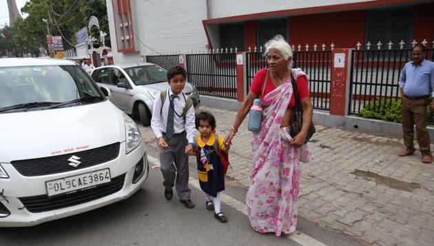 Parents suggested that school vans should be given preference at CNG stations till the crisis is over. (HT Photo) Parents suggested that school vans should be given preference at CNG stations till the crisis is over. (HT Photo)