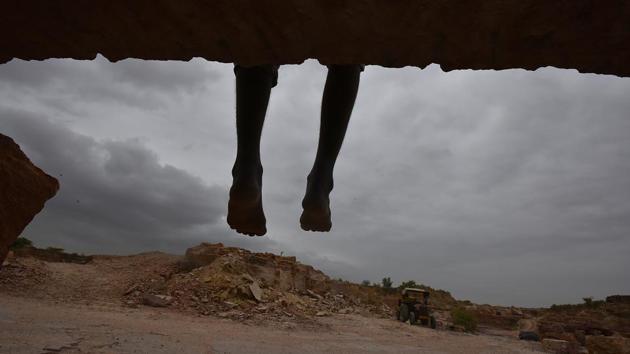While the miners themselves are aware of the rampant casualties in the mining community, economic backwardness and negligible land holdings continue to force people to take to this risky occupation for want of other livelihood options that can generate sustained periods of employment across the year. (Raj K Raj / HT Photo)