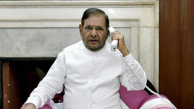 JD(U) leader Sharad Yadav at his residence in New Delhi on Thursday.(PTI Photo)