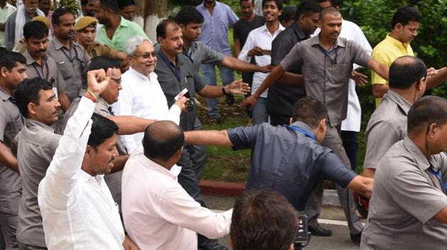 Bihar chief minister Nitish Kumar leaves Raj Bhawan after taking oath as chief minister in Patna on July 27, 2017.(Santosh Kumar/HT Photo)